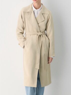 Aritzia Beige Trench Coat - The Splendor
